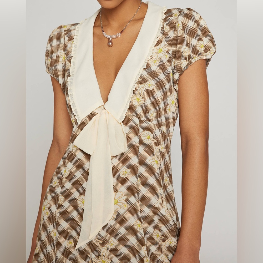 Kimchi Blue Giovanna Collared Romper Size XS NWT - Picture 3 of 9